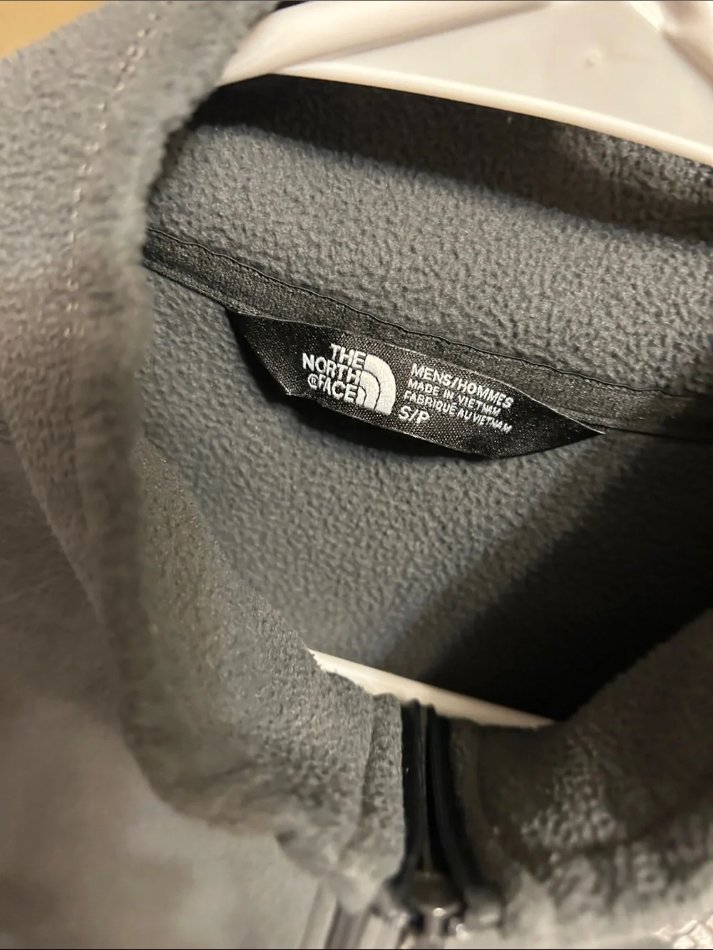 The North Face Men’s Charcoal Gray Half-Zip Fleece Pullover